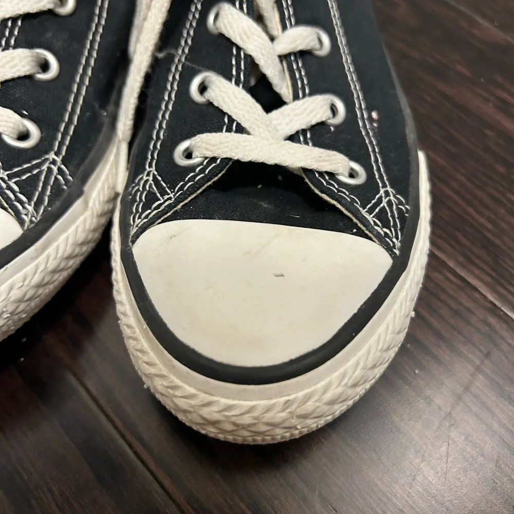Converse Black Low Top Sneakers - Picture 3 of 8
